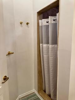 Spacious 2-BDRM Modern Retreat - Minutes from Pearson Airport - Brampton - 4