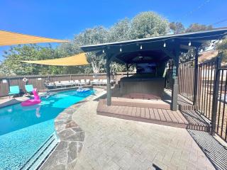 Half ACRE Lux Pool SPA with FIREPIT ARCADE Grill Sleeps 40 - El Cajon - 9