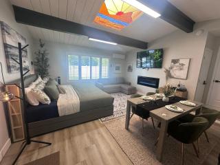 Half ACRE Lux Pool SPA with FIREPIT ARCADE Grill Sleeps 40 - El Cajon - 1