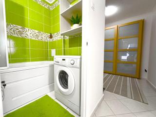 Panoramic 2BR Home-FREE Parking-AC-TOP Floor - Budapest - 2
