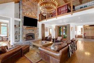 4BR Cabin with Hot Tub – Ultimate Truckee Escape cabin - 9