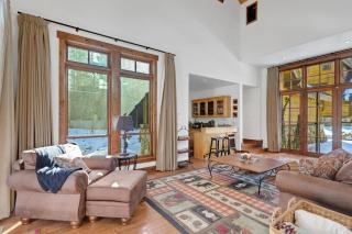 4BR Cabin with Hot Tub – Ultimate Truckee Escape cabin - 5