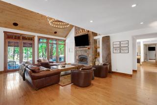 4BR Cabin with Hot Tub – Ultimate Truckee Escape cabin - 4