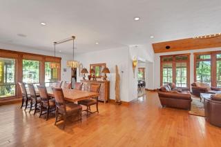 4BR Cabin with Hot Tub – Ultimate Truckee Escape cabin - 1