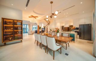 La Perla Seaside Retreat 6BR - 7