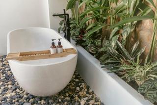 La Perla Seaside Retreat 6BR - 4