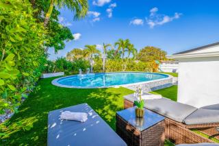 VIVA MIAMI VILLA w Cinema, Disco, Pool, BBQ, 9 beds - Ives Estates - 3