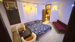 3bhk Grand Party house Prime location with parking - Nova Deli - 9