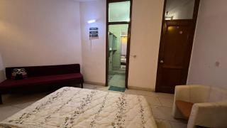 3bhk Grand Party house Prime location with parking - Nova Deli - 7