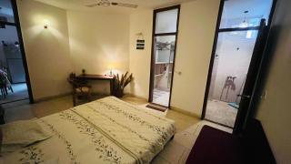 3bhk Grand Party house Prime location with parking - Nova Deli - 3
