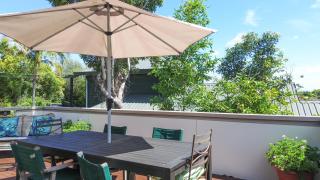 Large, Comfy, Stylish Apartment - 2