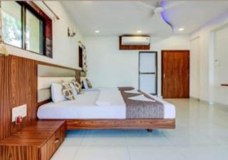 Hotel Golden Palms - Mumbai - 5