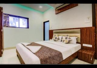 Hotel Golden Palms - Mumbai - 4