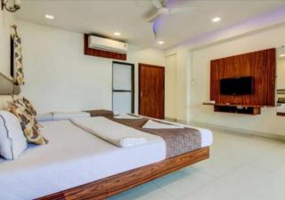 Hotel Golden Palms - Mumbai - 3