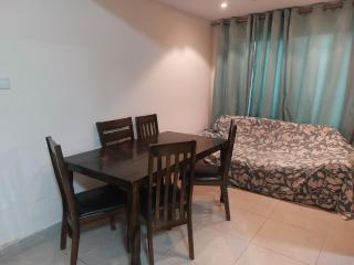 SPACIOUS 2BHK VACATION HOME IN DUBAI SHARJAH BORDER By MAUON COM - Sharjah - 3