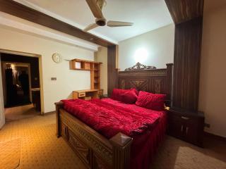 Haven Lodge Lahore, Deluxe Rooms with attached bath, AC & TV - Lahore - 3