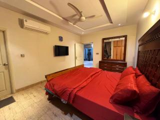 Haven Lodge Lahore, Deluxe Rooms with attached bath, AC & TV - Lahore - 5