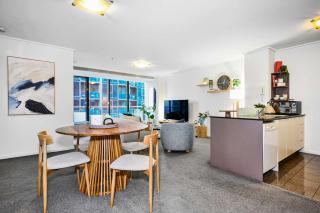 Perfectly Styled Urban Retreat in Southbank - 8