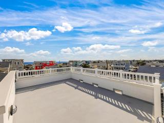 Stunning Ocean Block W-A Pool, New Construction! - Ship Bottom - 2