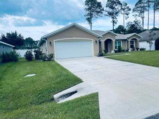 Modern and spacious home away from home - Palm Coast - 0
