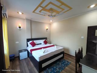 VARANASI HOTEL M O H I T - G U E S T - H O U S E Near Sarnath Buddhist Temple Varanasi - Restaurant and Wi-Fi - Free Parking - fully Air Conditioned hotel at Prime Location BEST GUEST HOUSE IN VARANASI - Varanasi - 0