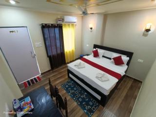 VARANASI HOTEL M O H I T - G U E S T - H O U S E Near Sarnath Buddhist Temple Varanasi - Restaurant and Wi-Fi - Free Parking - fully Air Conditioned hotel at Prime Location BEST GUEST HOUSE IN VARANASI - Varanasi - 8