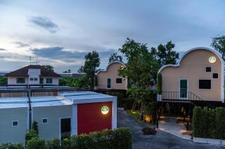 NY Resort Nonthaburi - 8