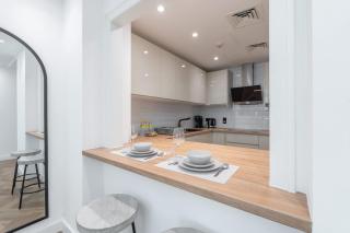 AirDXB - Luxury Living in the Heart of Dubai - Next to Dubai Mall and Fountains - Stunning Full Burj Khalifa View - 6