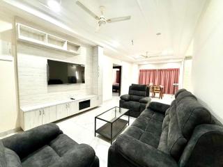 3 Bees Service Apartment Rooms - Gachibowli - 4