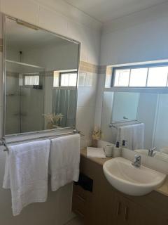 Taylord holiday homes and apartments - Townsville - 9