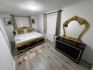 Charming 2 Bedroom Apartment in London - 0