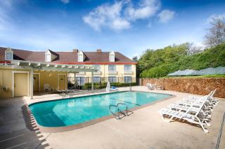 Red Lion Inn & Suites Auburn - 0