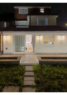 Cozy Ensuite Room 1 - 2