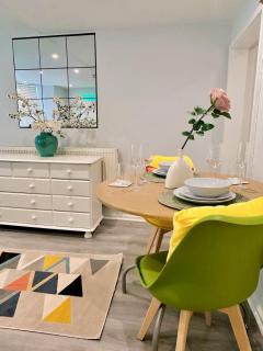 House Andiamo Portsmouth, Centrally located, Sleeps 3 - 8
