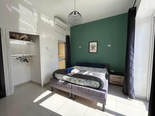 Next to beach Sliema Stay, Cozy, Air-Conditioned, Self Check-In - Il-Gżira - 8
