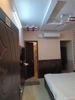 Hotel Abhi family guest house - 3