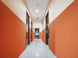 A Hotel Desker, Stay from 10PM to 9AM - 6