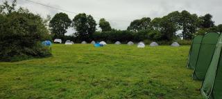 Camping Vieilles Charrues Petit-déjeuner navette et priscine inclus dans le prix proche Carhaix - - 8