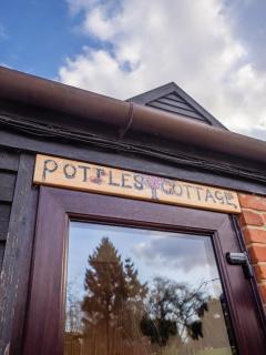 Finest Retreats - Pottles Cottage - Brundall - 3