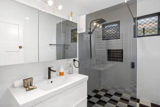 Aesthetic Margate Beach Cottage - Woody Point - 5