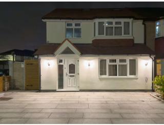 Spacious Ensuite Room 5 - 3