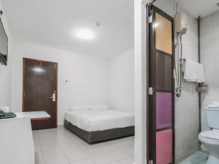 A Hotel Desker, Stay from 10PM to 9AM - Singapur - 4