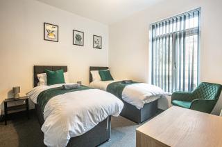Four Bedrrom House by Brookland Stays Serviced Accommodation Short Lets Sheffield with Free WiFi - 7