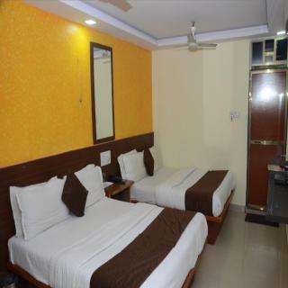 Sai Leela Near Airport - Mumbai - 4