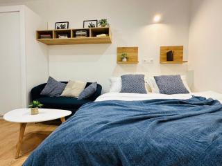 URBAN CHARM on NINO - Tiflis - 8