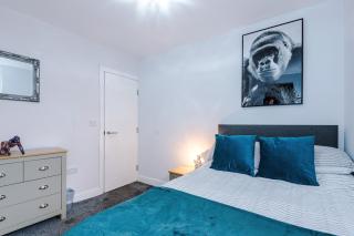 Spacious & Elegant 4 Bedroom, Bury Town Centre - Bury - 2