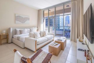 Frank Porter - Bay Square - 0