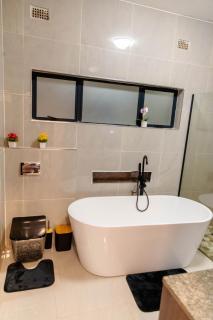 Opulence Luxurious Apartments - 6