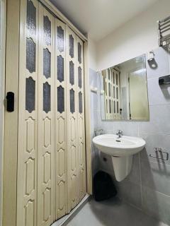 Sea residences at Yohan's place - Manila - 4