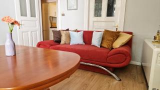 Very Accessible, Cozy and Old Abode but Gold in the heart of the City - 6